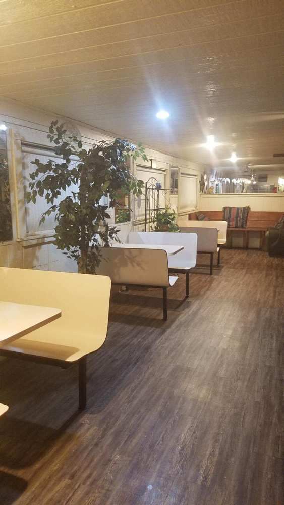 Hickory Chip Restaurant: 4966 AL Highway 145, Clanton, AL 35046